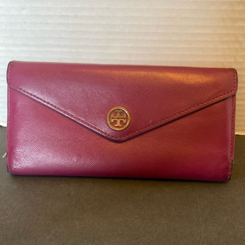 GUC. Tori Burch genuine leather, Magenta pink wallet.